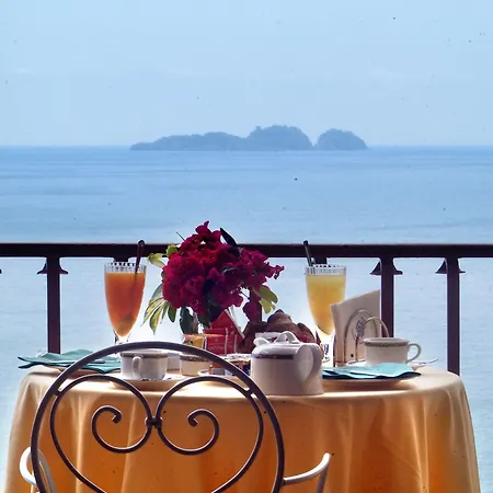 Buca Di Bacco Hotel Positano