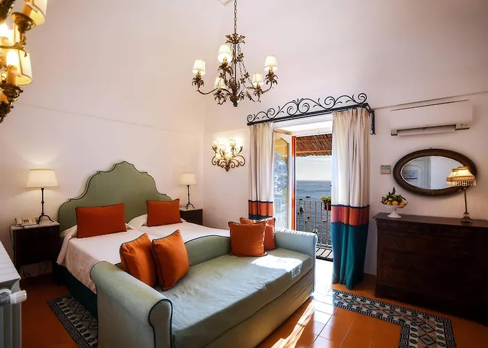 Buca Di Bacco Отель Позитано