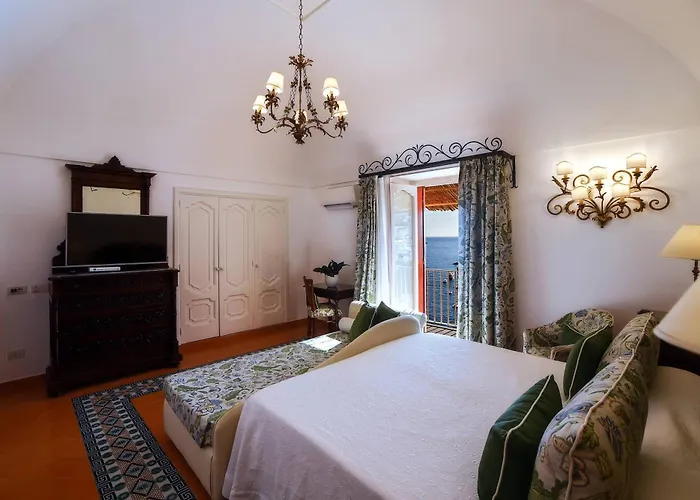 Buca Di Bacco 4* Позитано