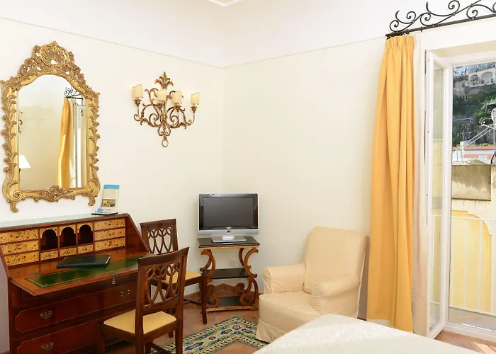 Buca Di Bacco Отель Позитано