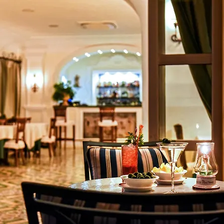 Buca Di Bacco Hotel 4*