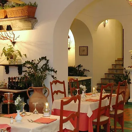Buca Di Bacco Hotel Positano